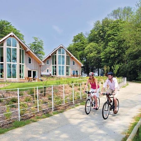 Swandown Lodges Chard Exteriör bild