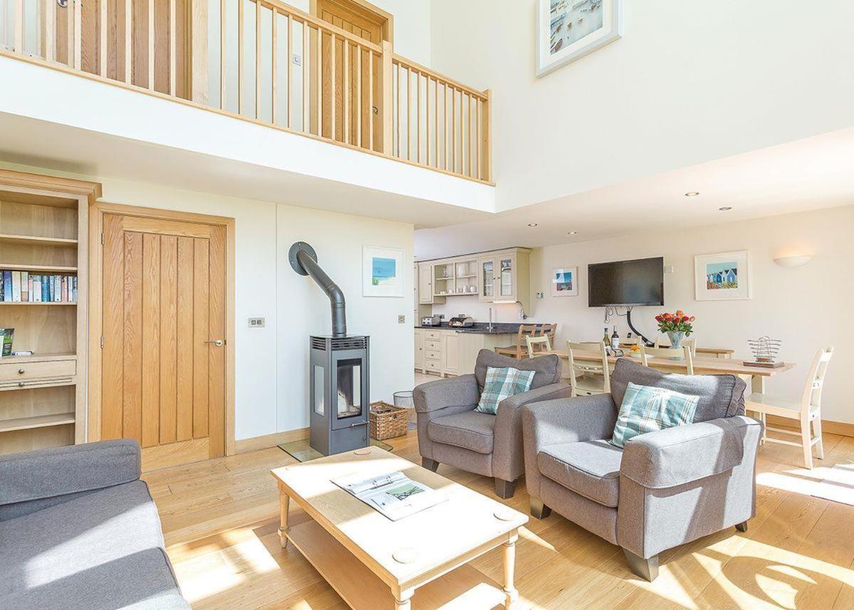 Swandown Lodges Chard Exteriör bild