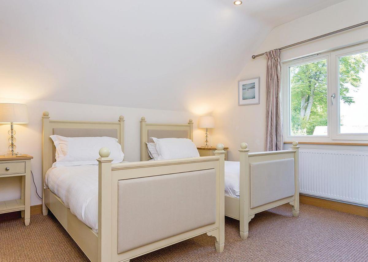 Swandown Lodges Chard Exteriör bild