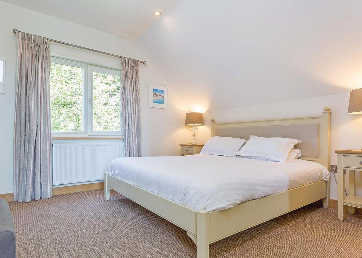 Swandown Lodges Chard Exteriör bild