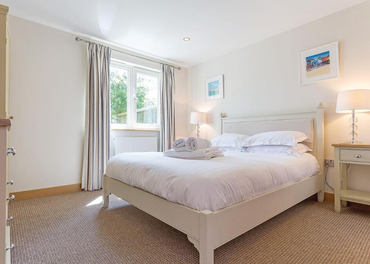 Swandown Lodges Chard Exteriör bild