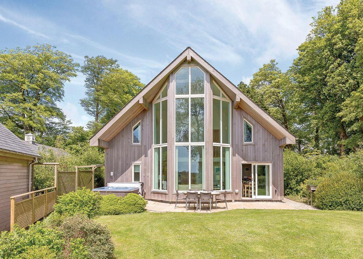 Swandown Lodges Chard Exteriör bild