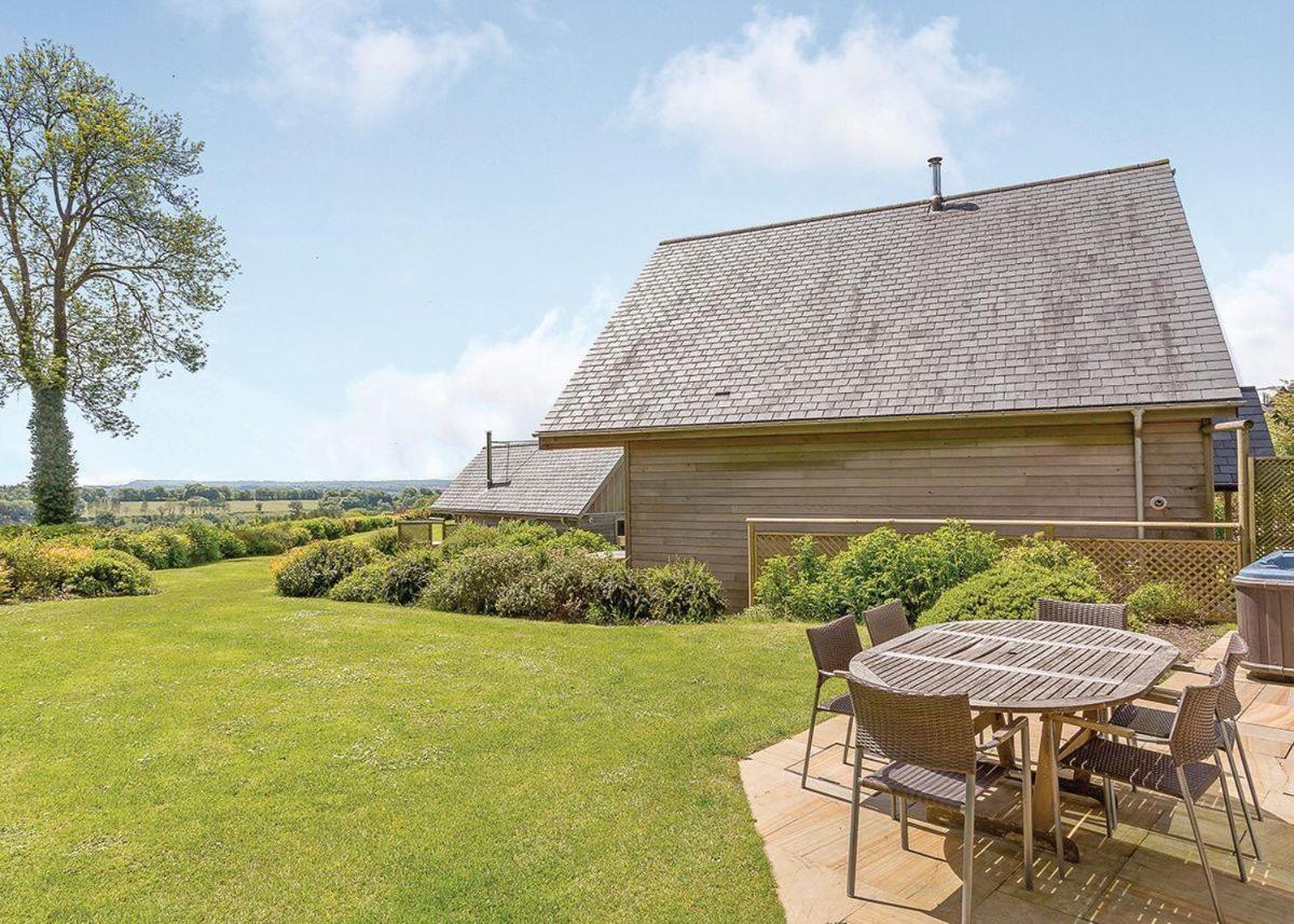 Swandown Lodges Chard Exteriör bild