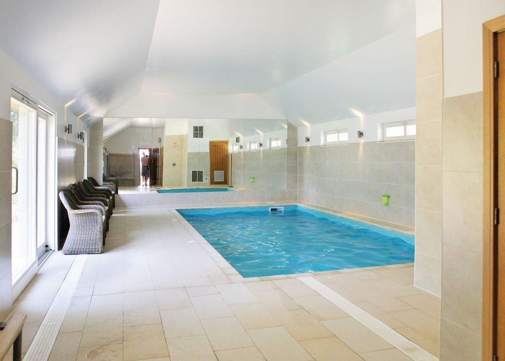 Swandown Lodges Chard Exteriör bild