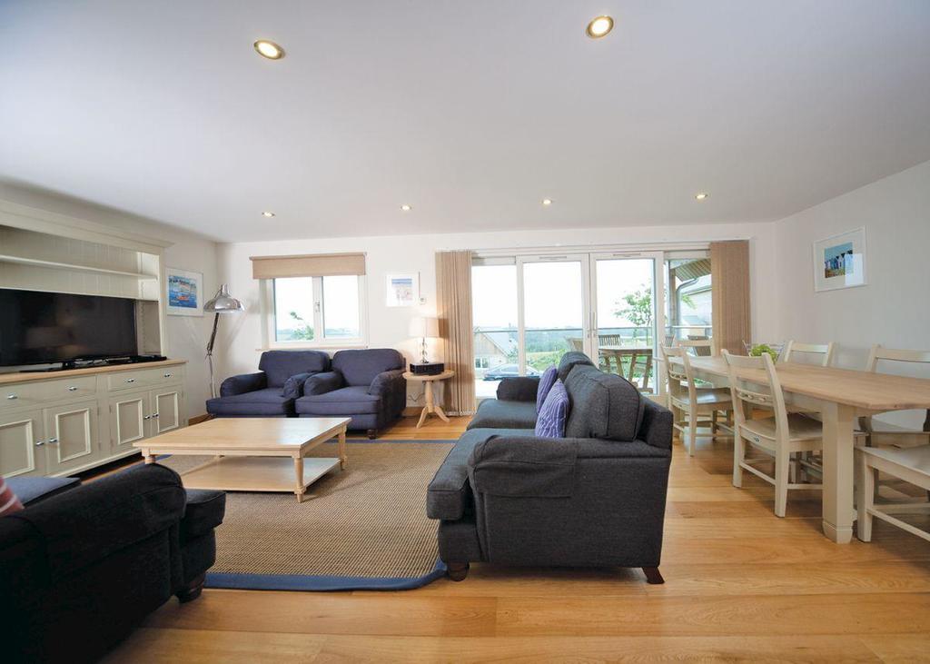 Swandown Lodges Chard Exteriör bild