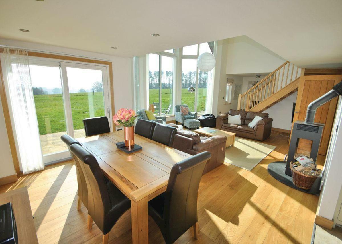 Swandown Lodges Chard Exteriör bild